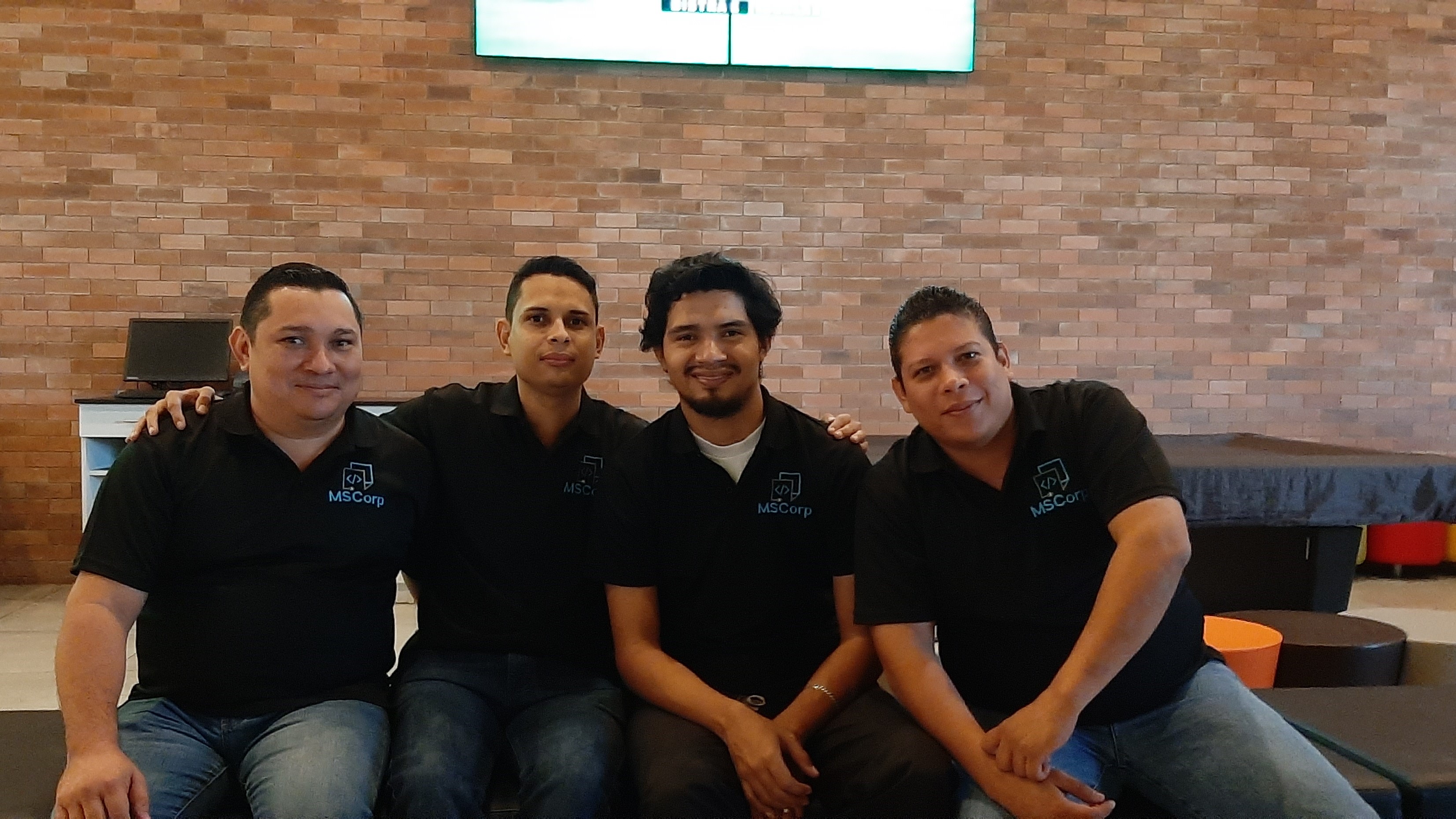 Equipo SIGPro Bone compartiendo
